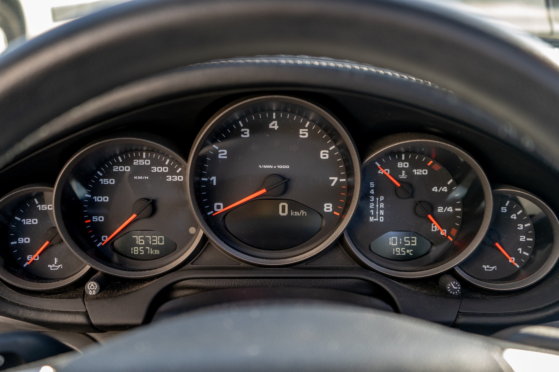 PORSCHE 911 Cabrio Carrera 4-image-15