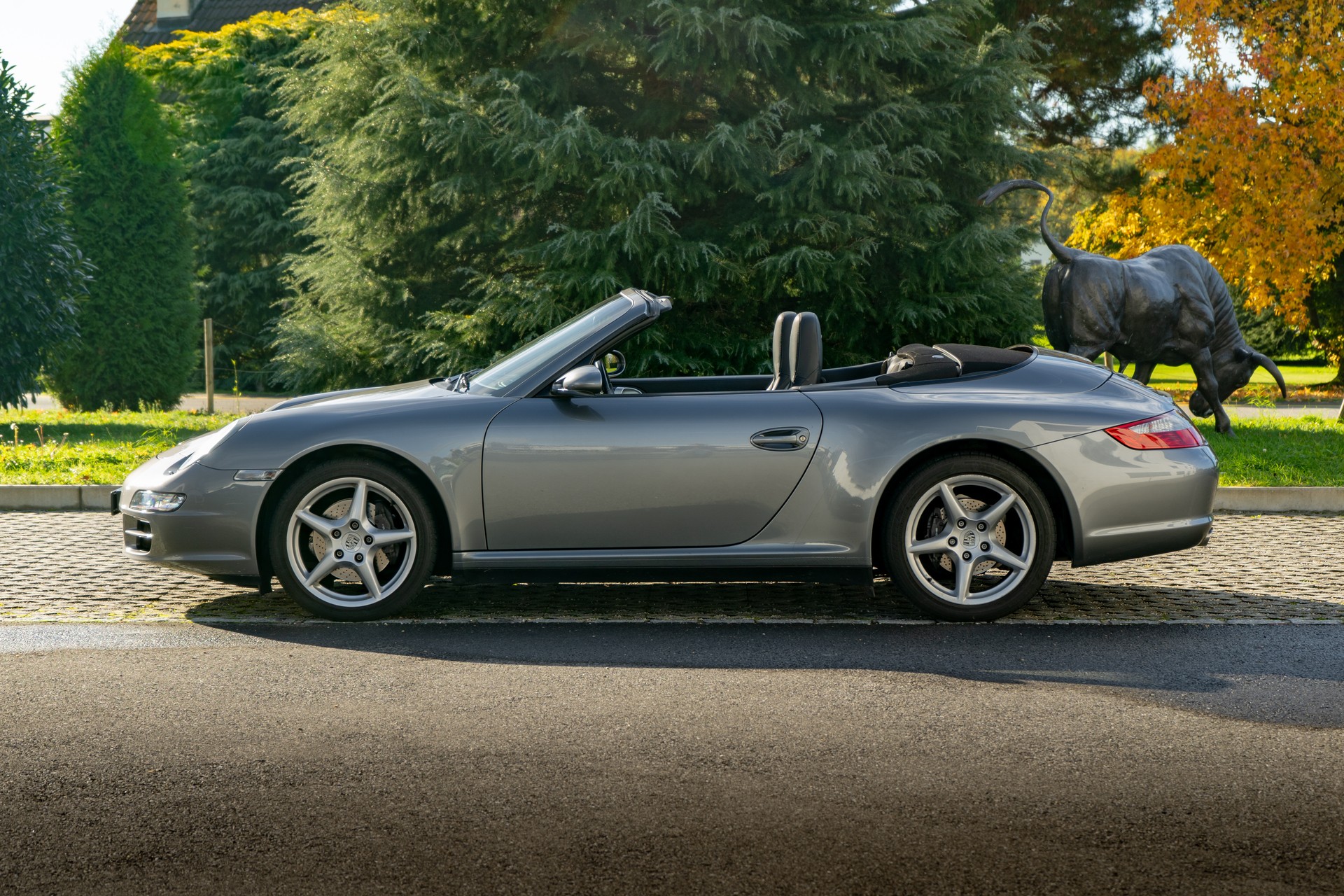 PORSCHE 911 Cabrio Carrera 4-image-5