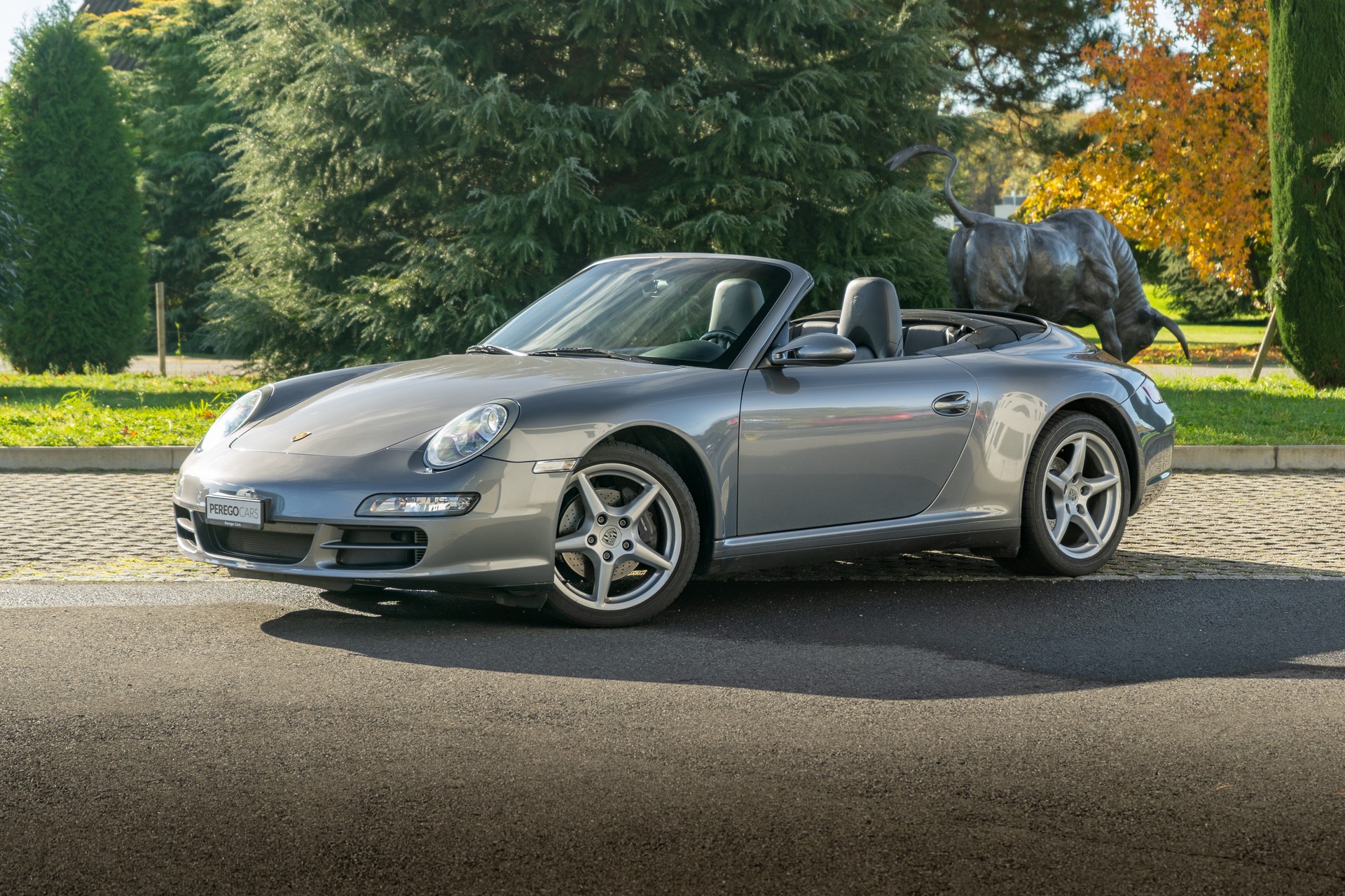 PORSCHE 911 Cabrio Carrera 4-image-0