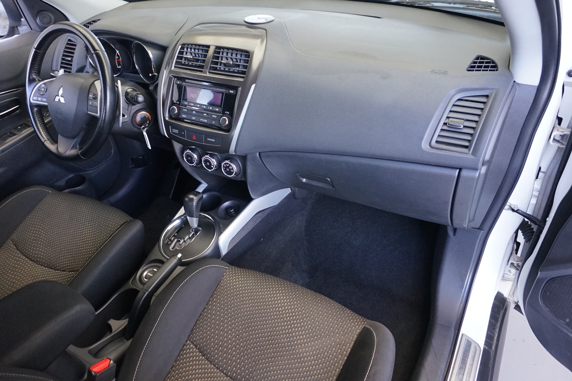 MITSUBISHI ASX 2.2 DID Invite 4WD Automat 150PS-image-15