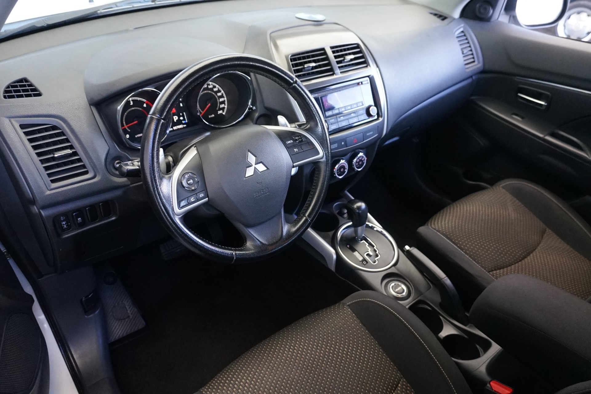 MITSUBISHI ASX 2.2 DID Invite 4WD Automat 150PS-image-14