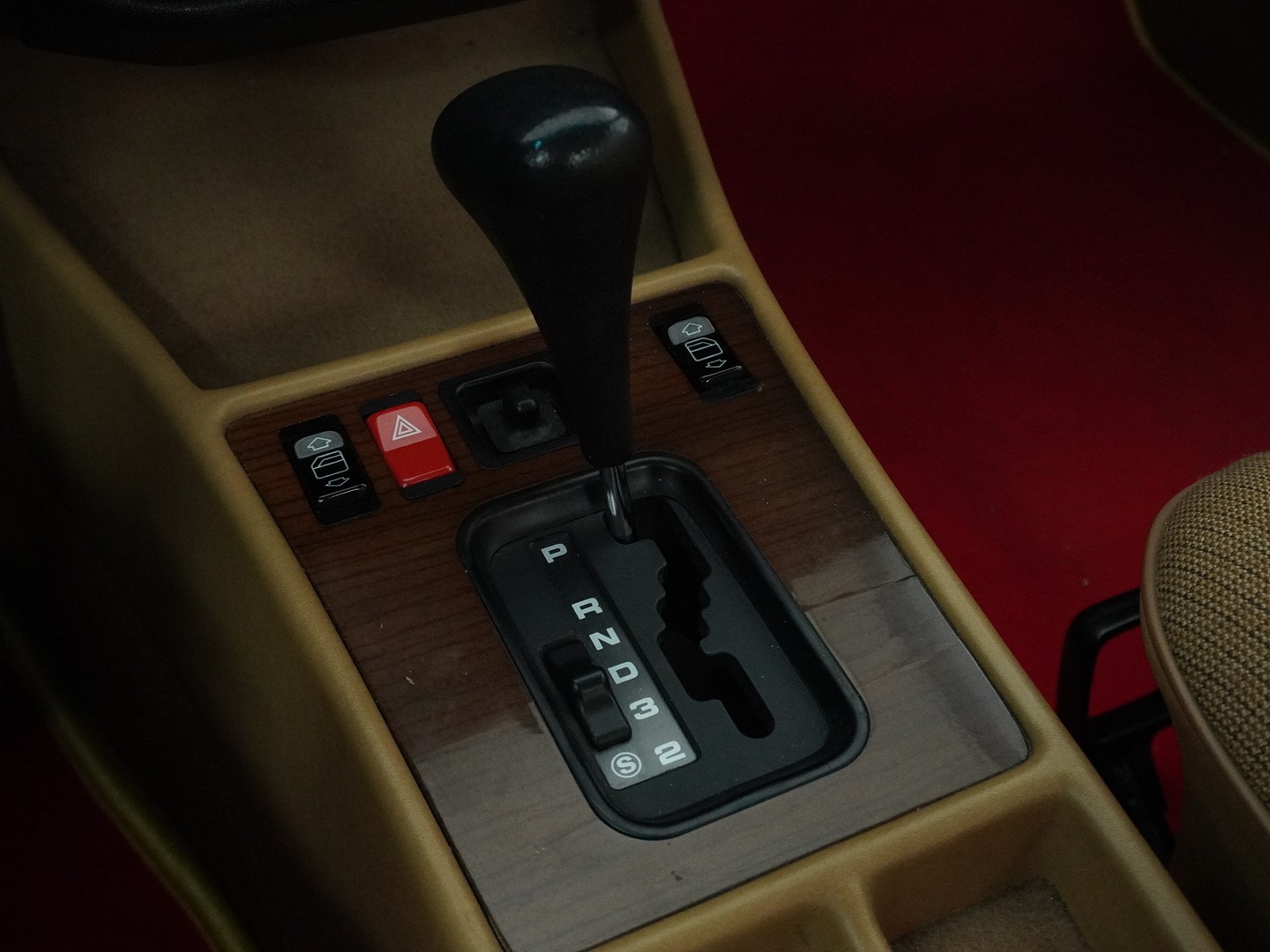 MERCEDES-BENZ 190 E 2.0-image-7