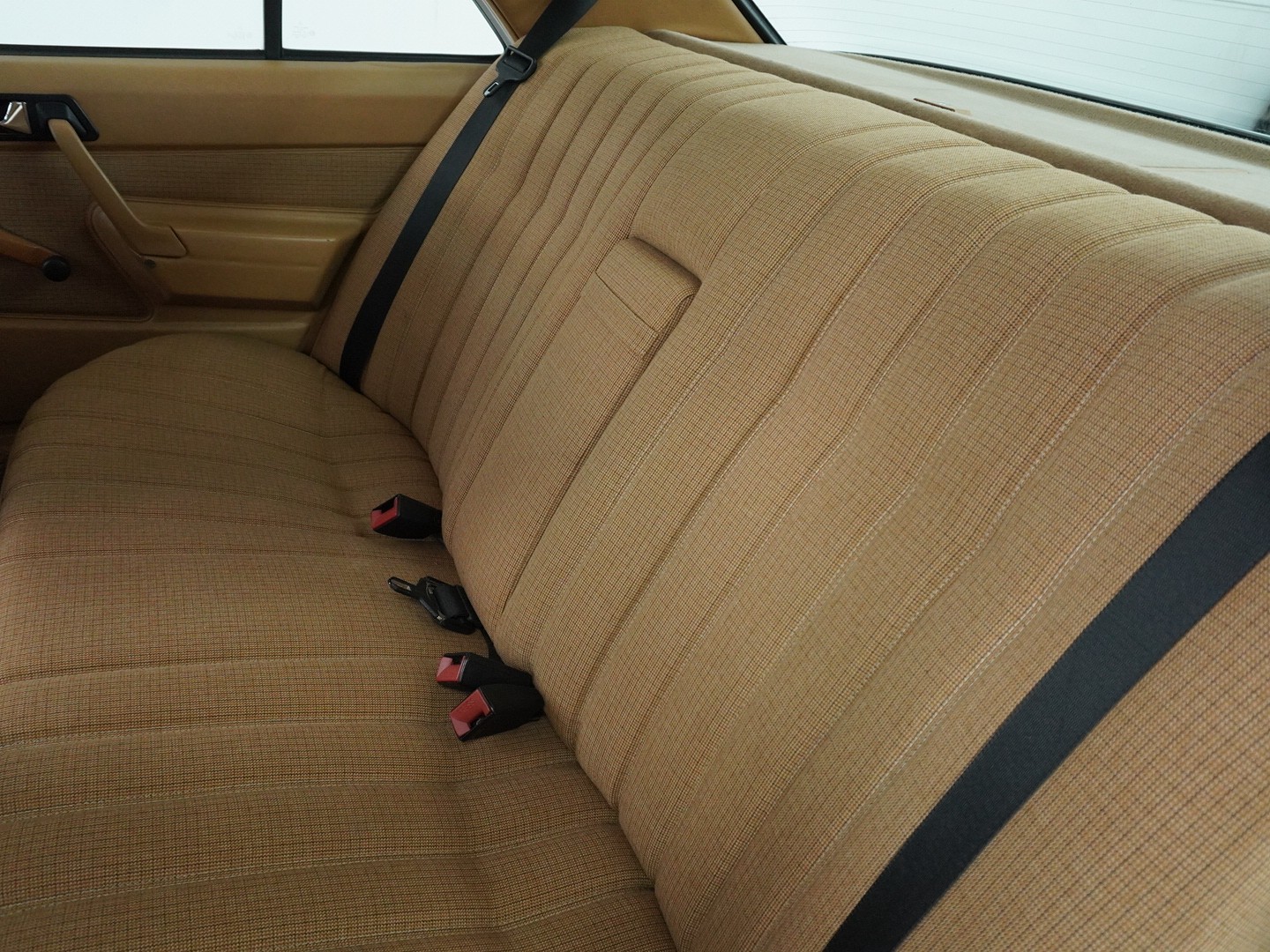 MERCEDES-BENZ 190 E 2.0-image-4