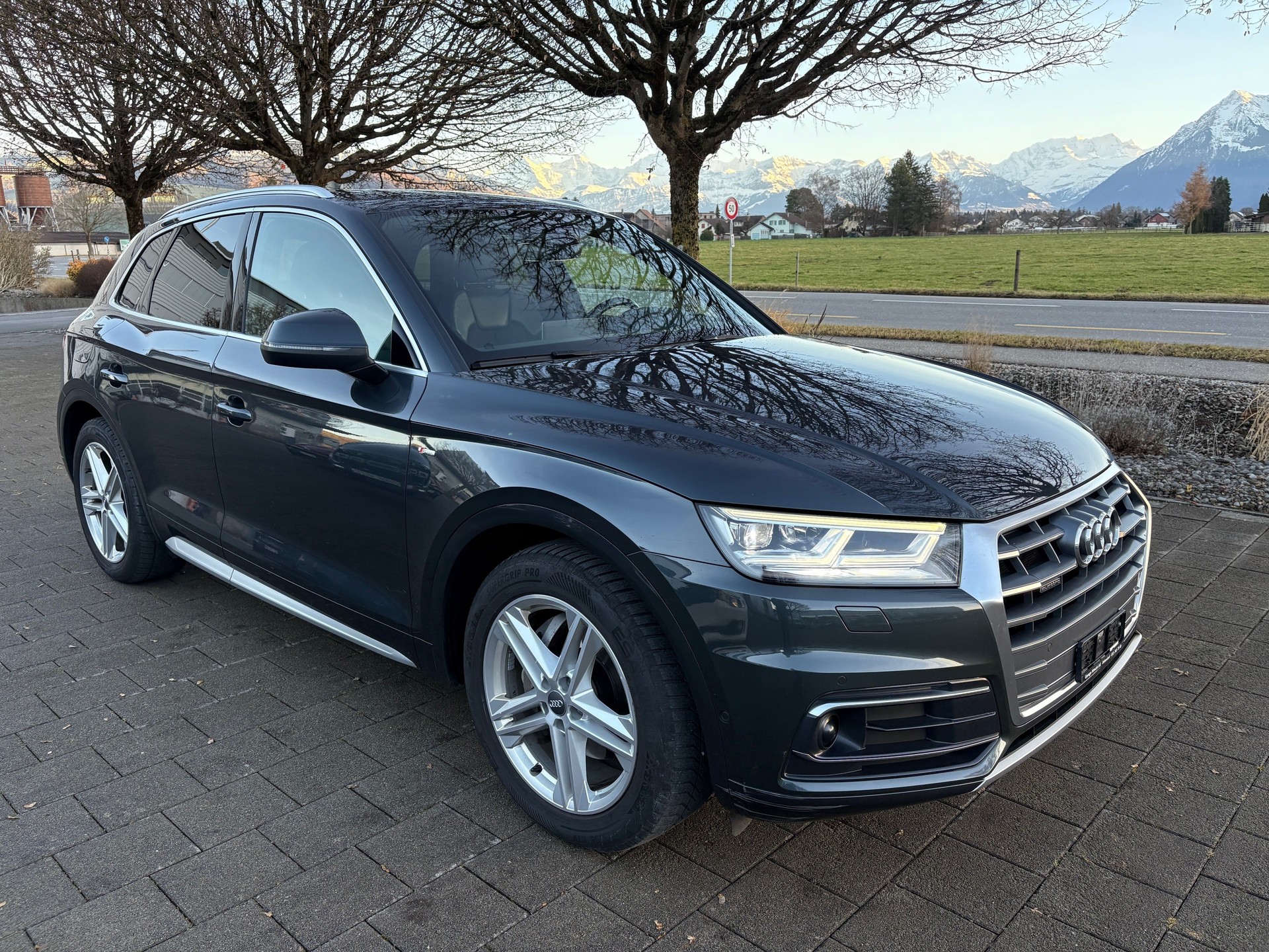 AUDI Q5 40 TDI sport quattro S-tronic-image-0