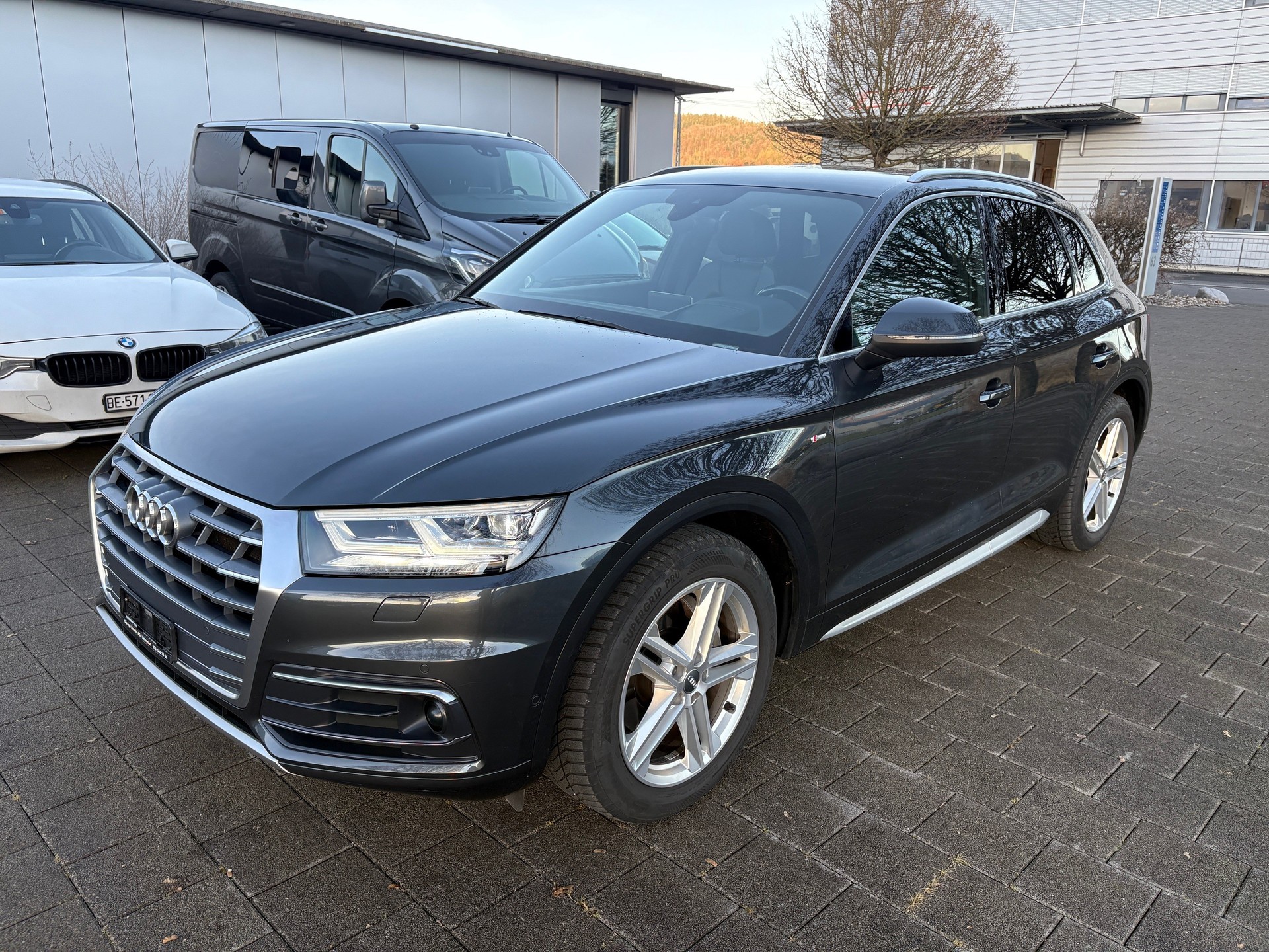 AUDI Q5 40 TDI sport quattro S-tronic-image-1