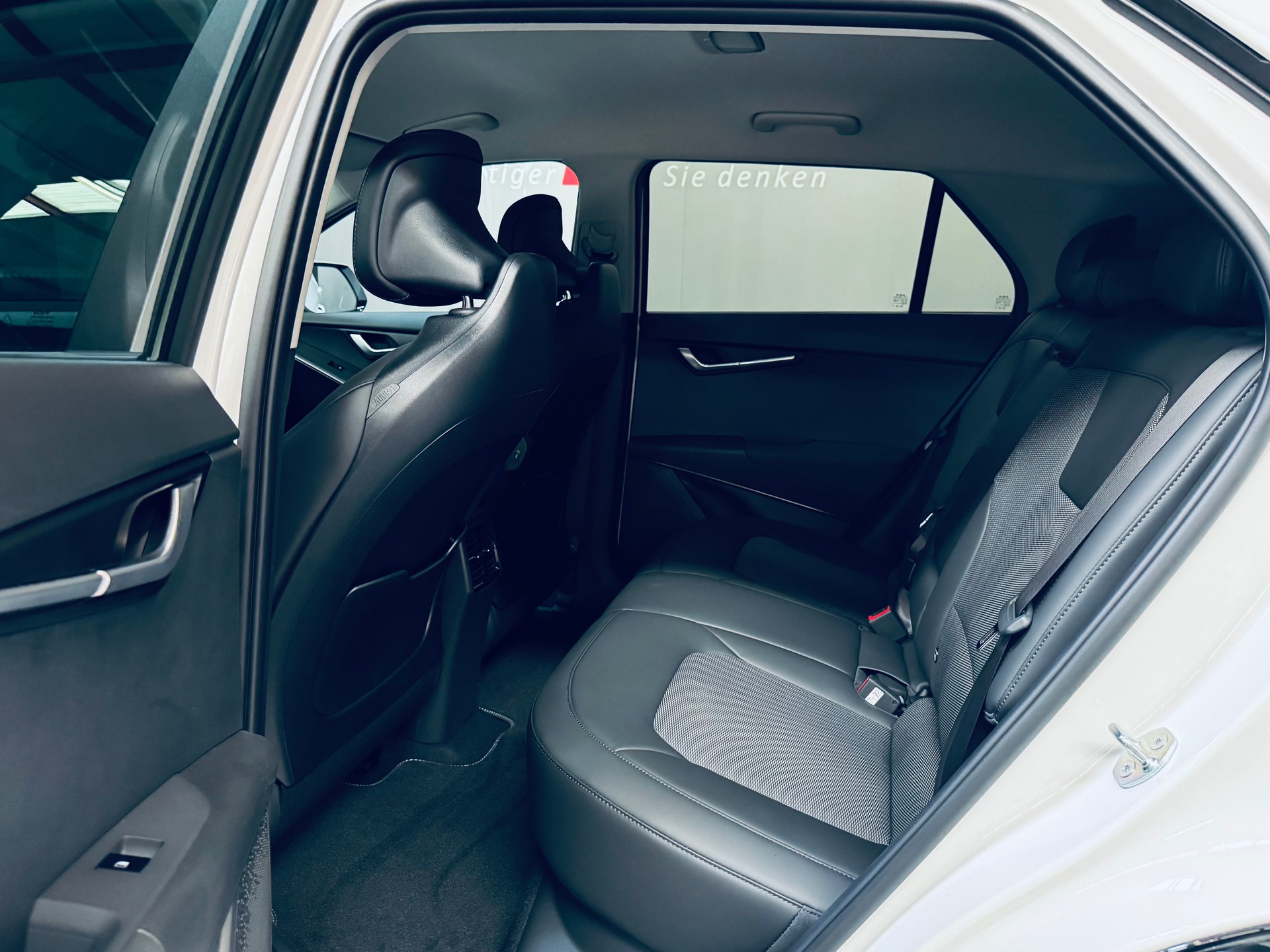 KIA Niro EV 64,8 kWh Business-image-11