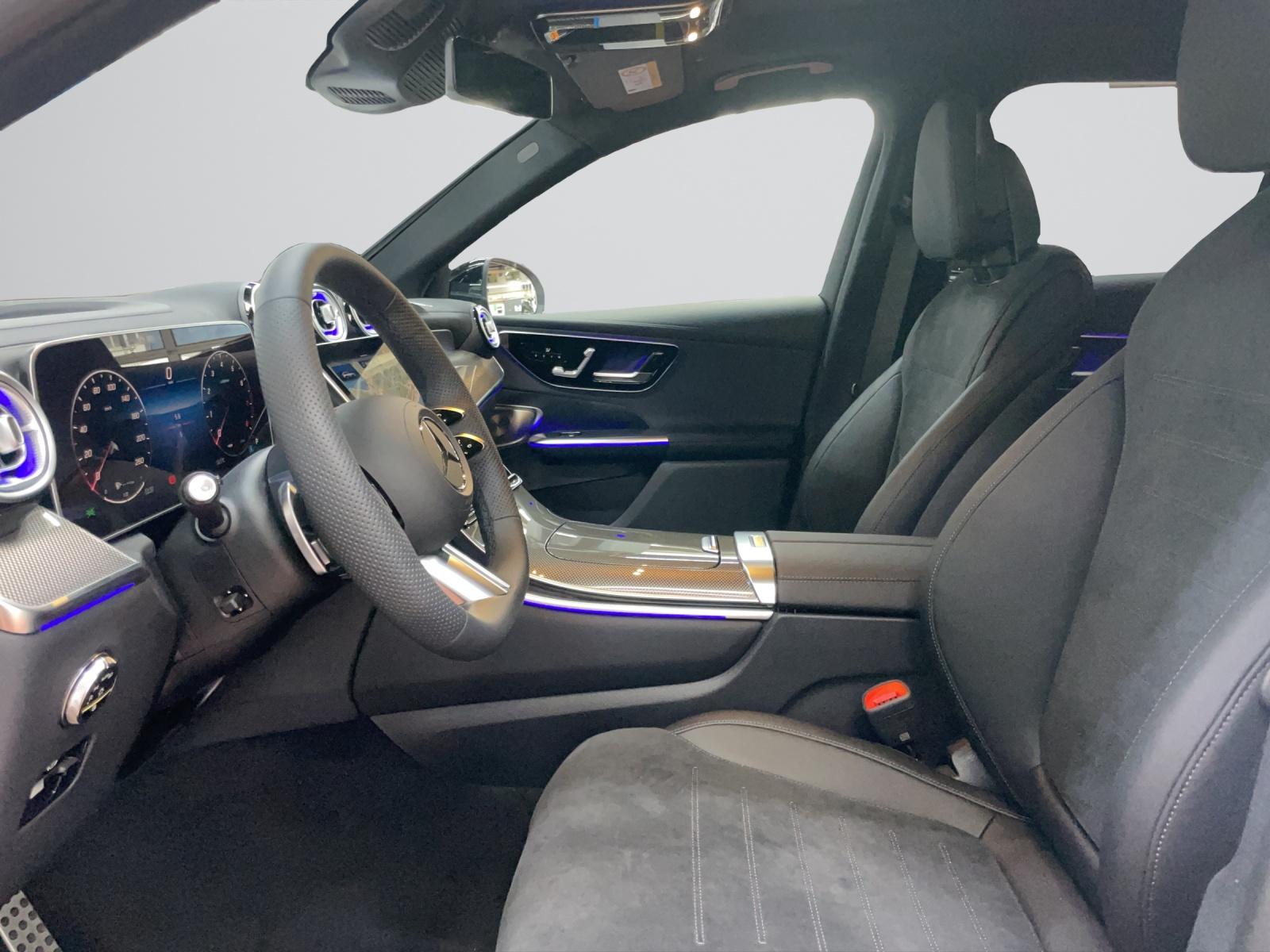 MERCEDES-BENZ GLC 200 4MATIC AMG Line-image-4