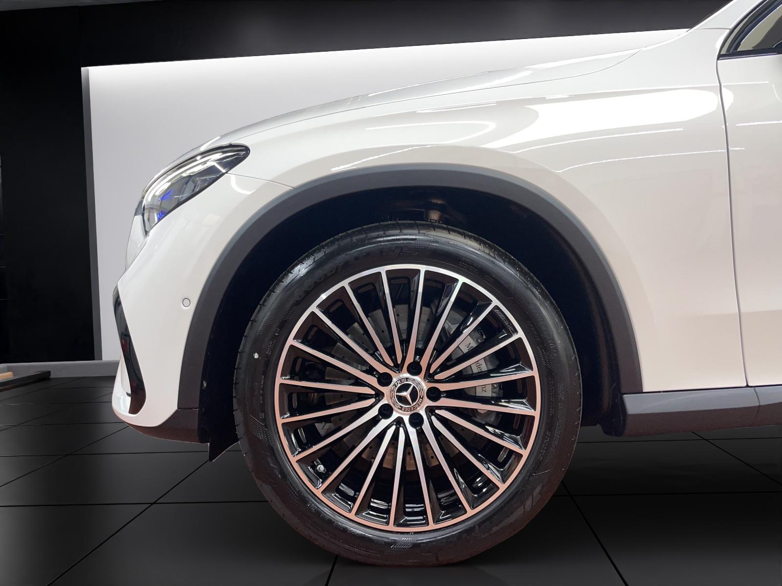 MERCEDES-BENZ GLC 200 4MATIC AMG Line-image-9