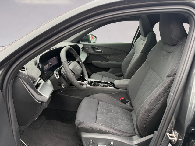AUDI Q3 Sportback e-hybrid 200 kW S tronig-image-9