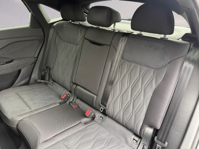 AUDI Q3 Sportback e-hybrid 200 kW S tronig-image-15
