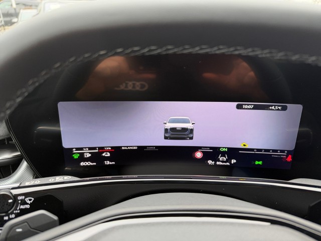 AUDI Q3 Sportback e-hybrid 200 kW S tronig-image-13