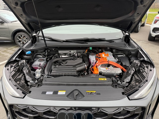 AUDI Q3 Sportback e-hybrid 200 kW S tronig-image-19