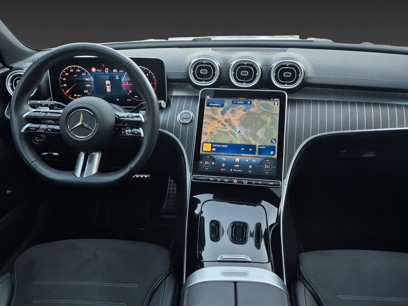 MERCEDES-BENZ C 200 d T AMG Line-image-14