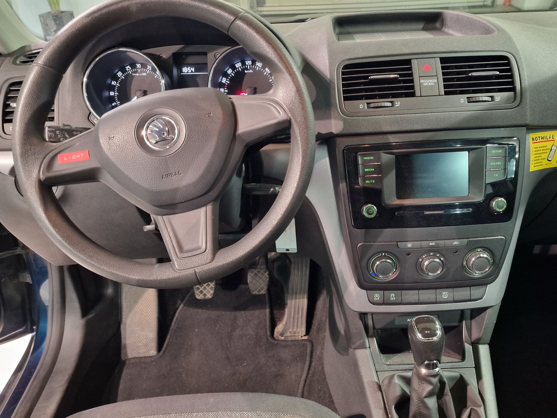 SKODA Yeti 2.0 TDI Active Outdoor 4x4-image-7