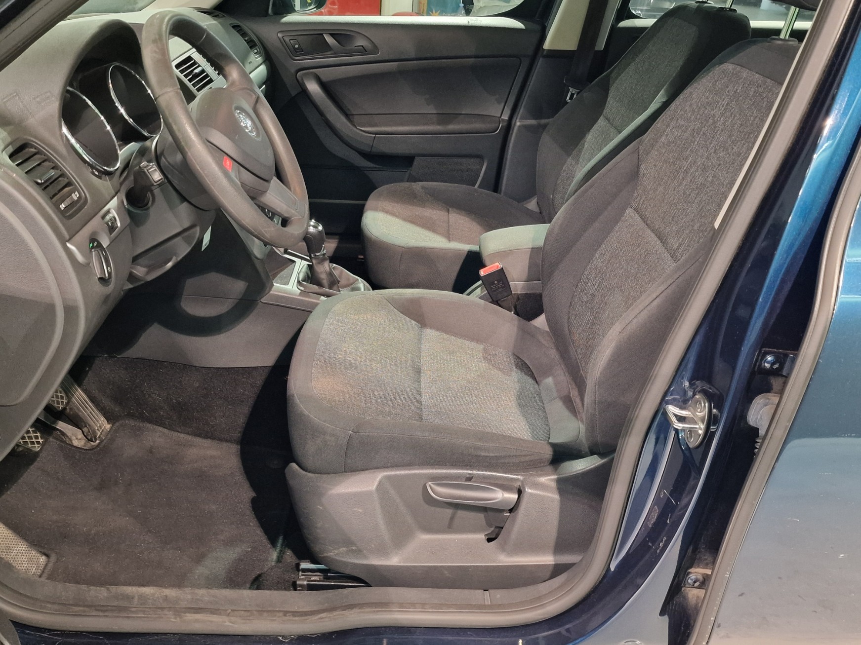 SKODA Yeti 2.0 TDI Active Outdoor 4x4-image-6