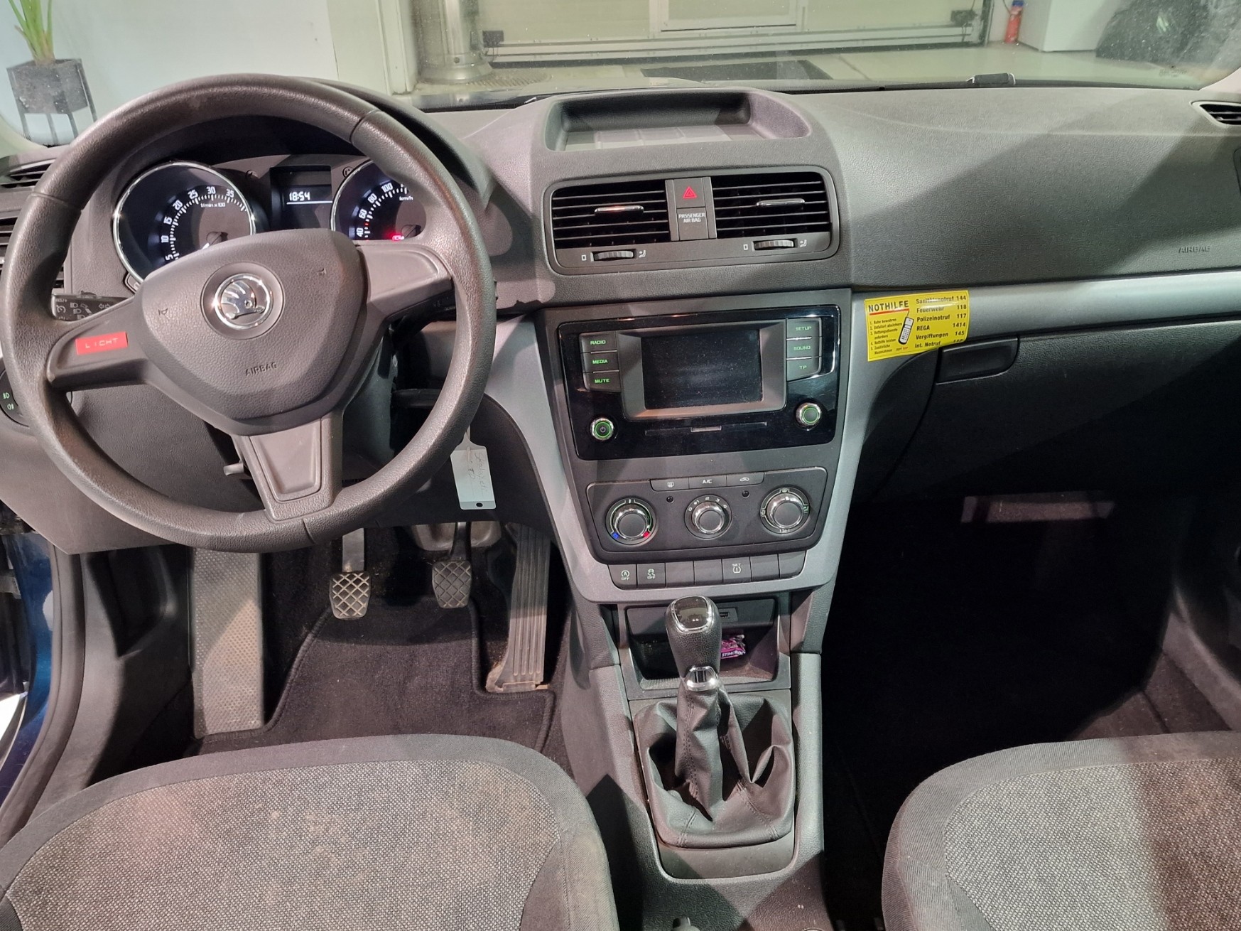 SKODA Yeti 2.0 TDI Active Outdoor 4x4-image-8