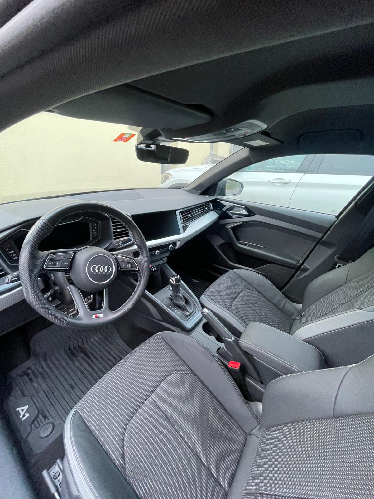 AUDI A1 Sportback 30 TFSI advanced Attraction S-tronic-image-2
