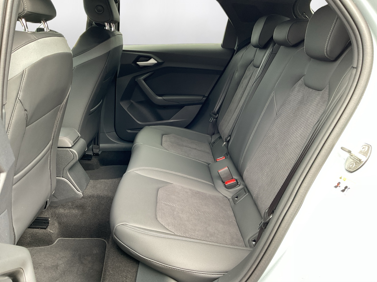 AUDI A1 Sportback 35 TFSI S Line S-tronic-image-10