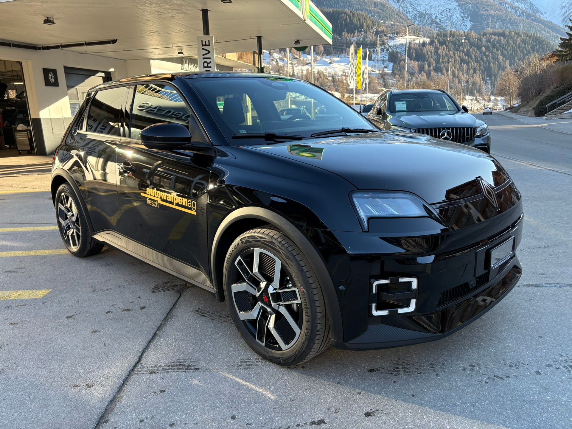 RENAULT R5 E-Tech CR 52kWh Techno-showroom-element-1
