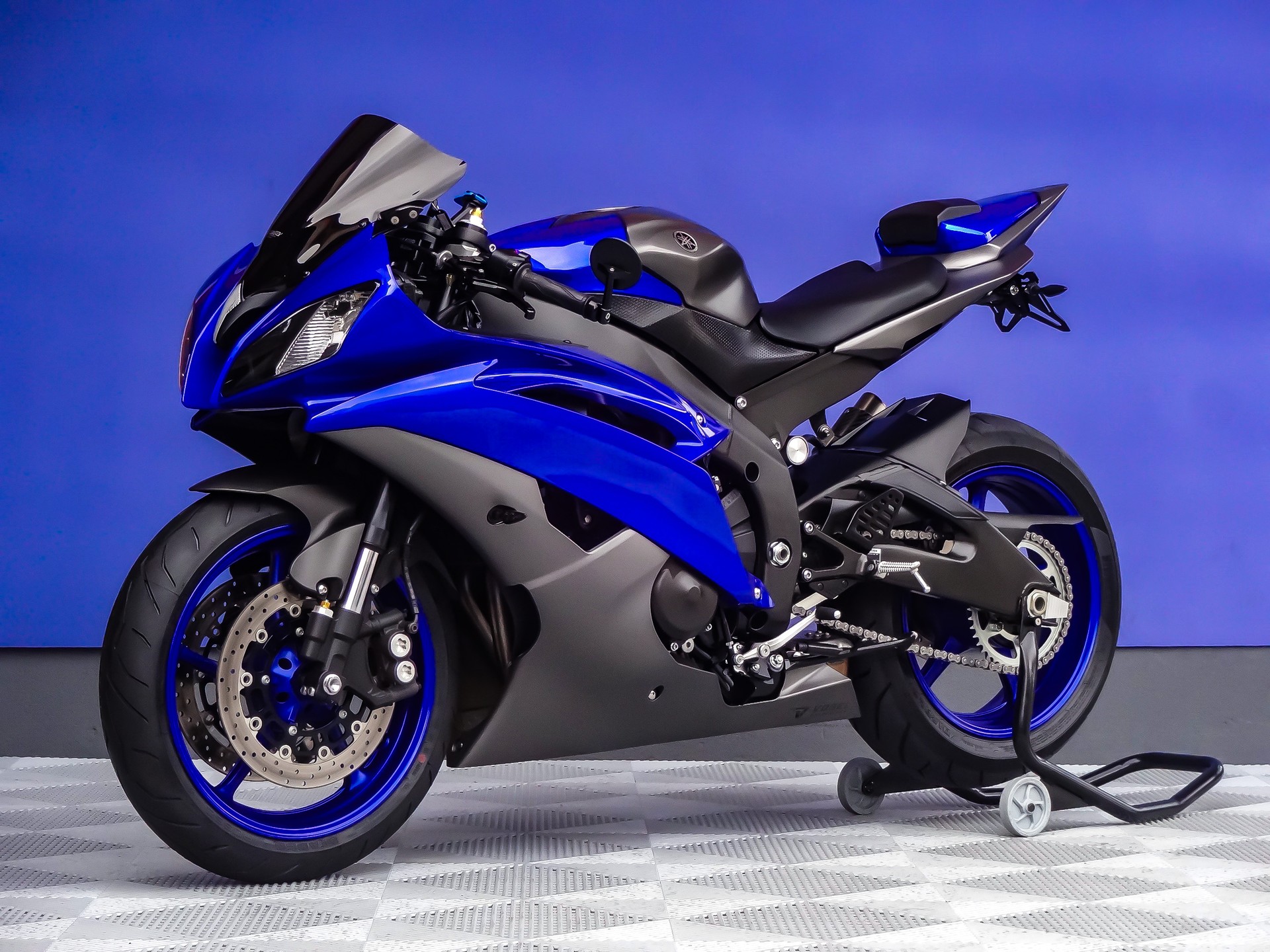 YAMAHA YZF-R6-showroom-element-3