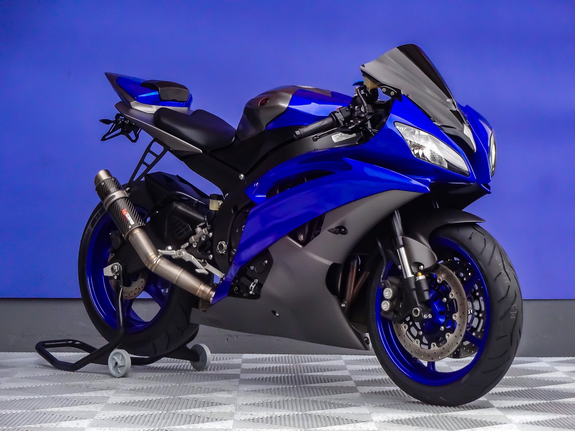 YAMAHA YZF-R6-showroom-element-1