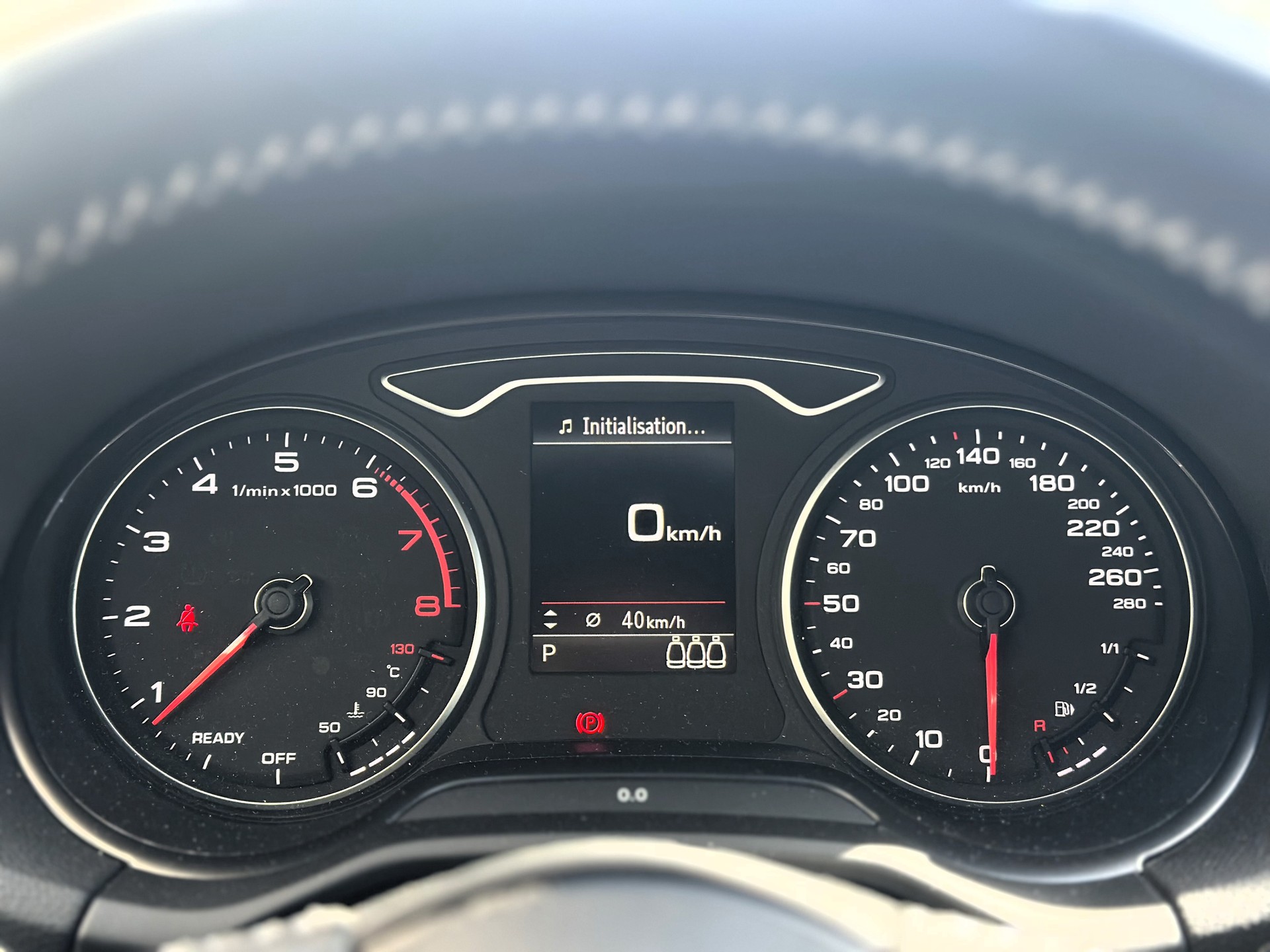 AUDI Q2 35 TFSI Sport * Crochet d'attelage * Caméra *-image-8