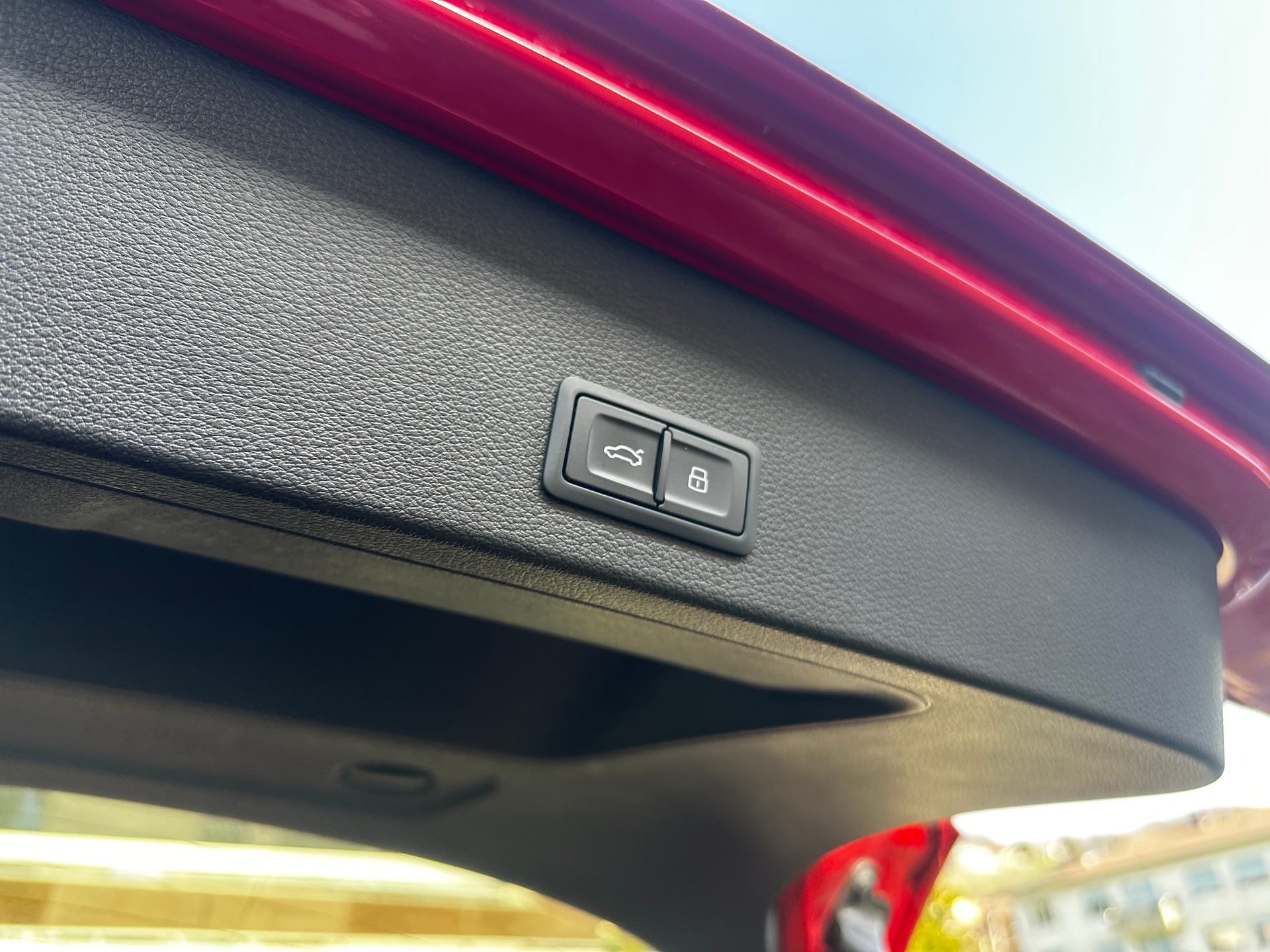 AUDI Q2 35 TFSI Sport * Crochet d'attelage * Caméra *-image-13