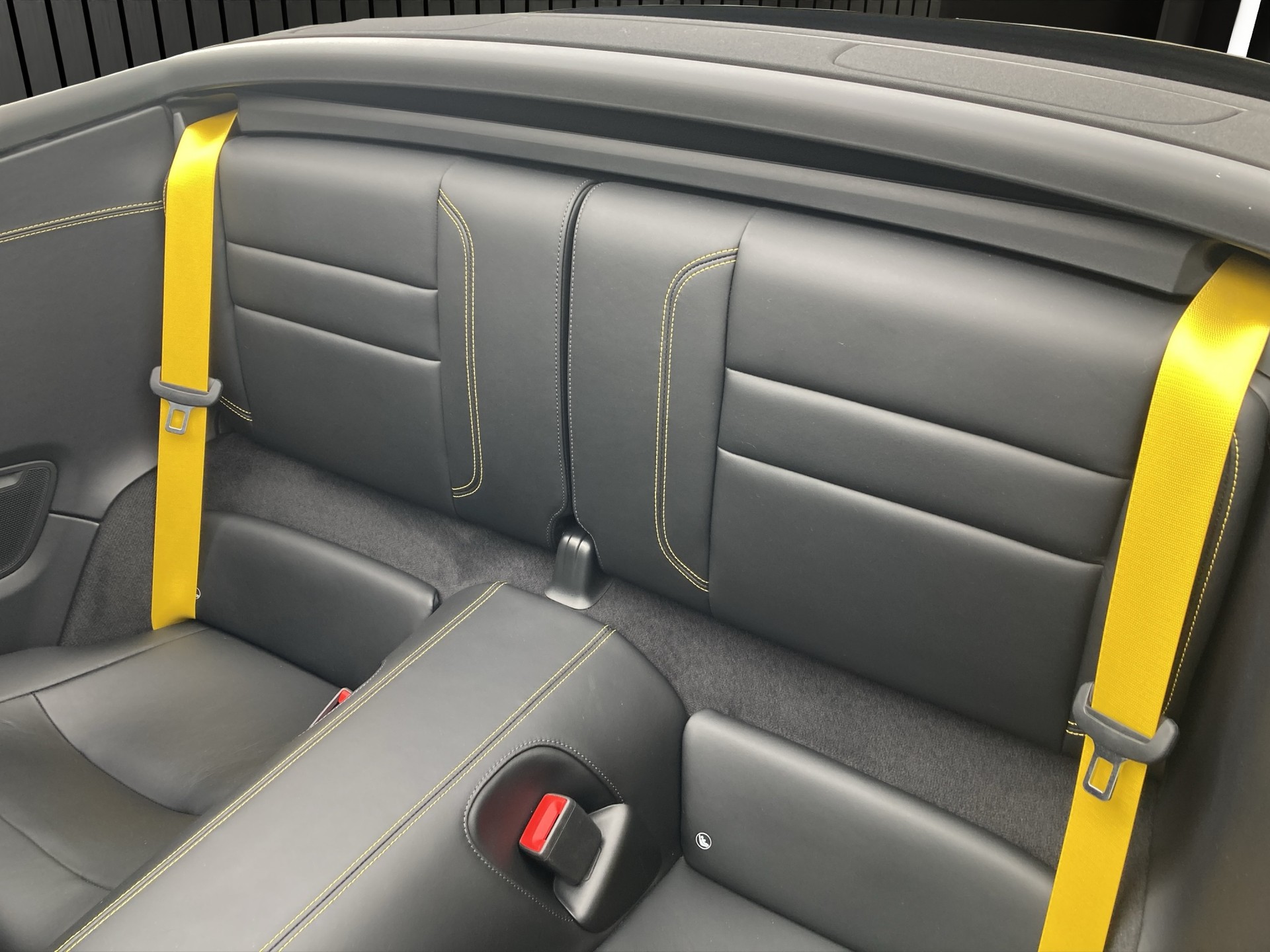 PORSCHE 911 Carrera 4S Cabriolet-image-11