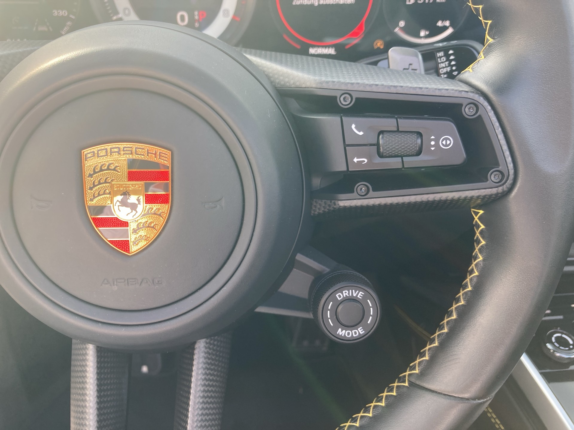 PORSCHE 911 Cabriolet-image-27