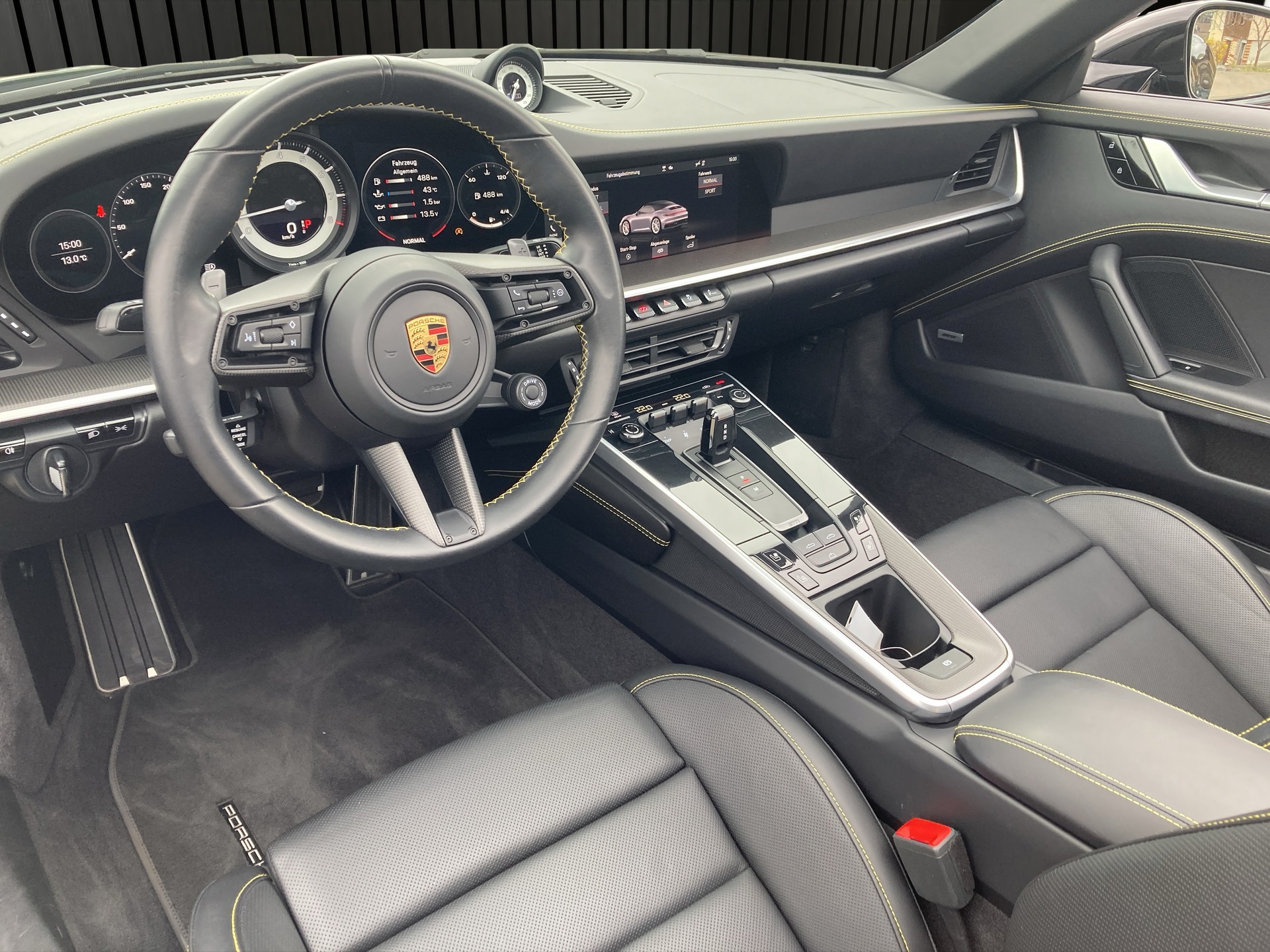 PORSCHE 911 Cabriolet-image-11