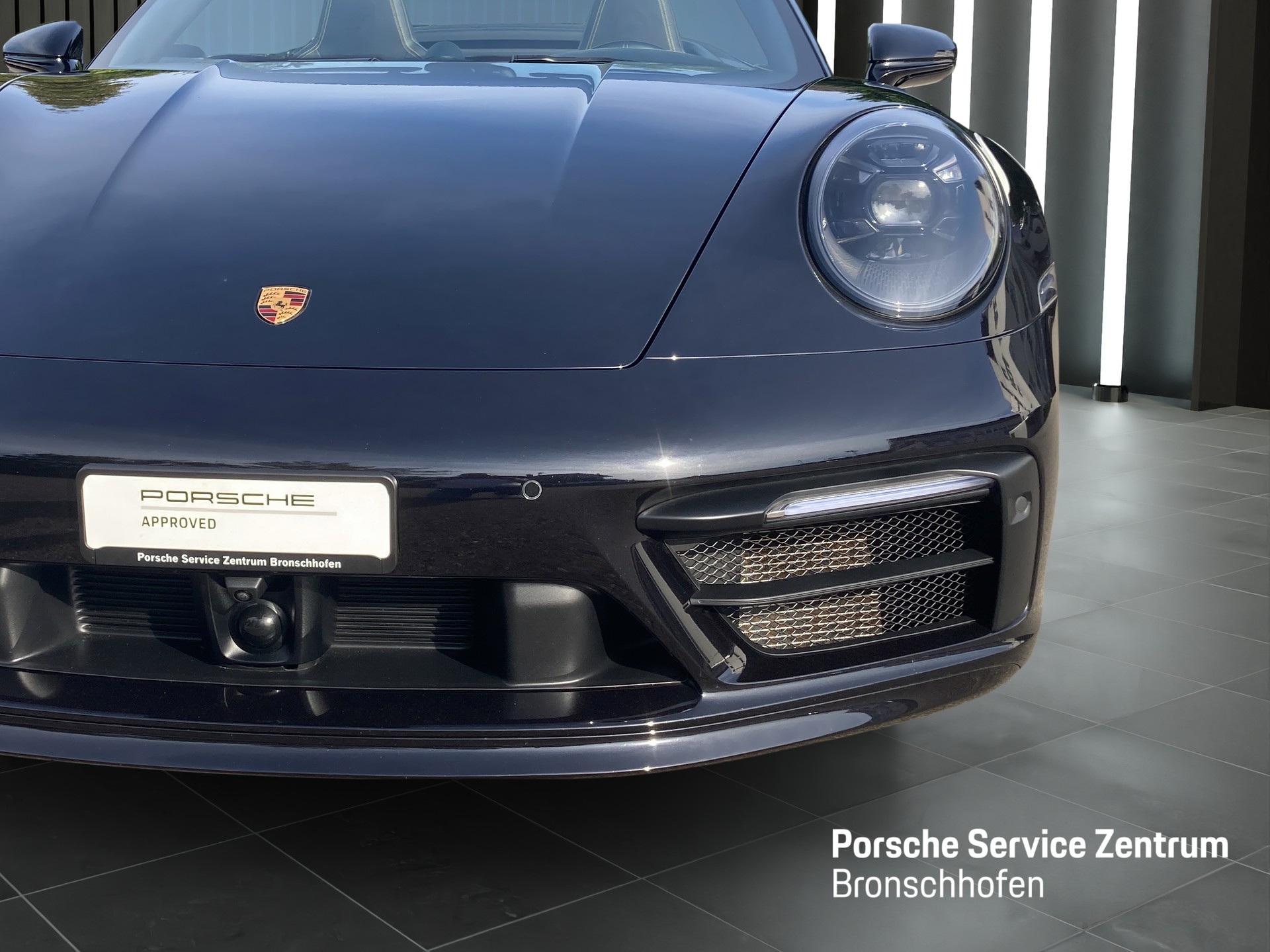 PORSCHE 911 Cabriolet-image-8
