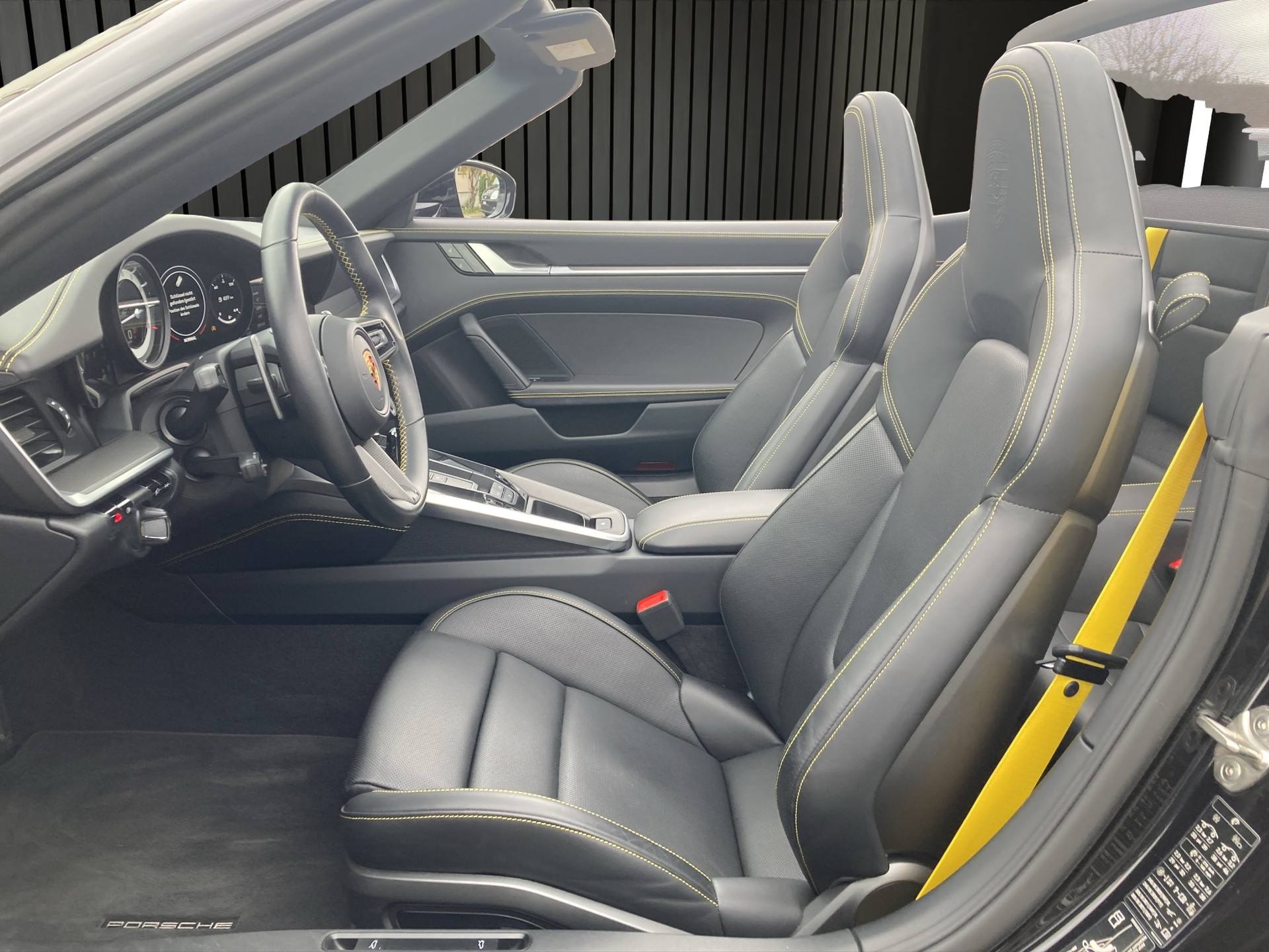 PORSCHE 911 Carrera 4S Cabriolet-image-8
