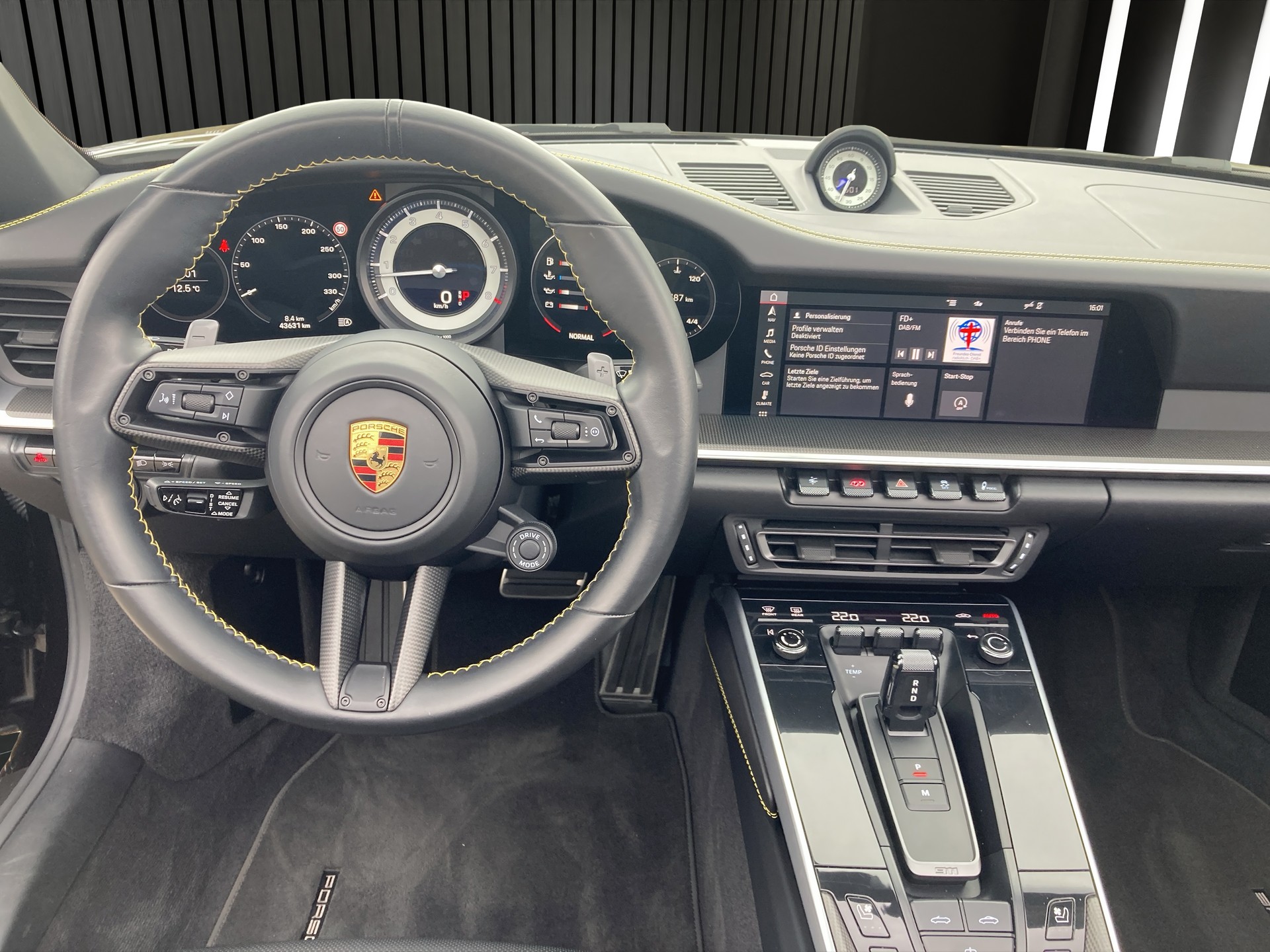 PORSCHE 911 Cabriolet-image-14