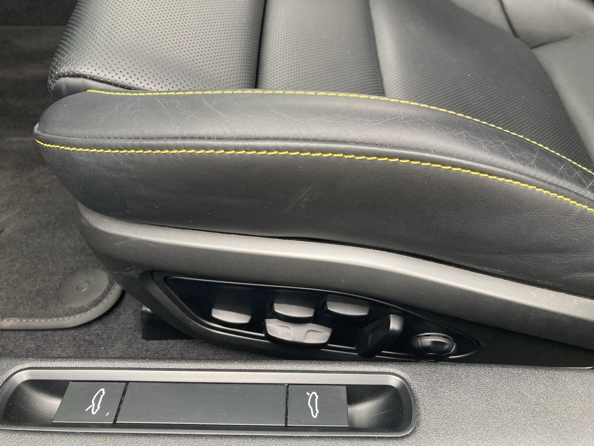 PORSCHE 911 Carrera 4S Cabriolet-image-19