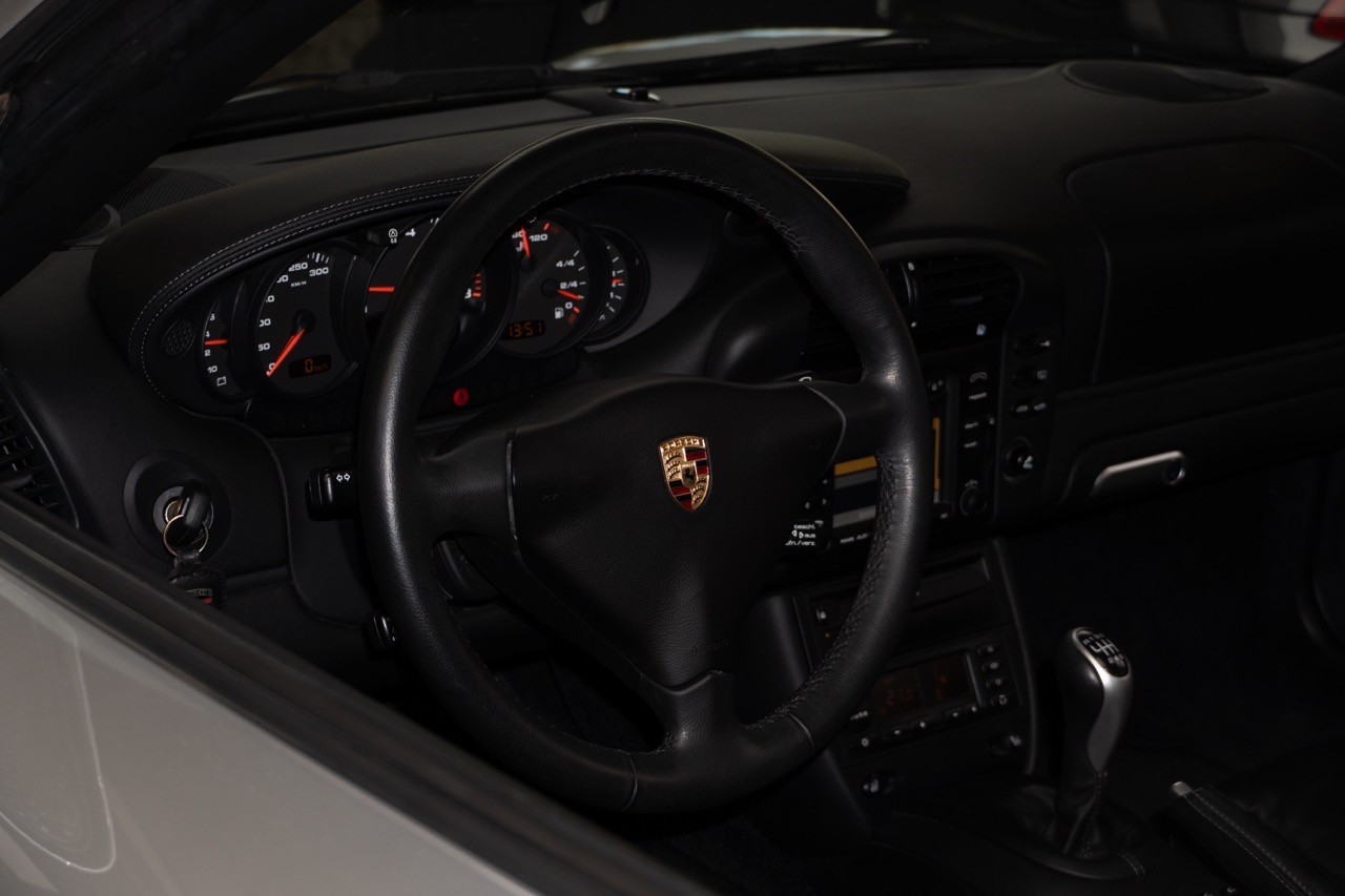 PORSCHE Carrera 4 Cab.-image-19