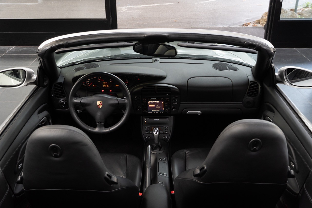 PORSCHE Carrera 4 Cab.-image-17