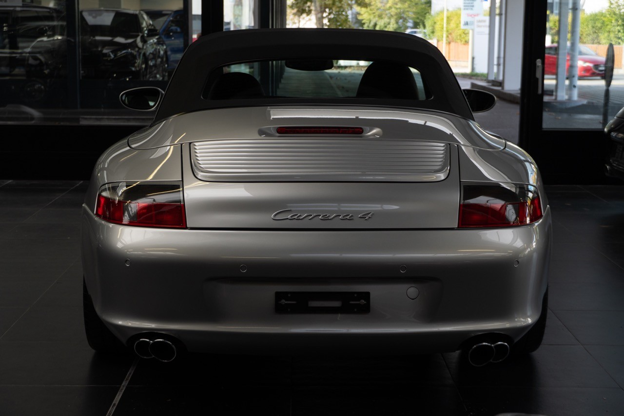 PORSCHE Carrera 4 Cab.-image-5