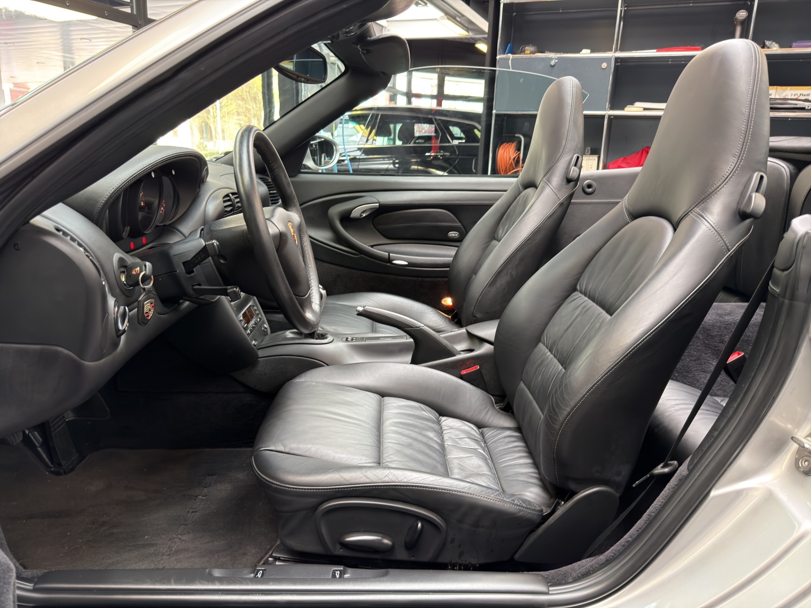 PORSCHE Carrera 4 Cab.-image-9