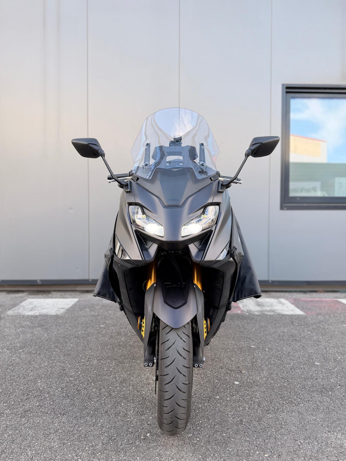 YAMAHA T-MAX XP 560-showroom-element-2
