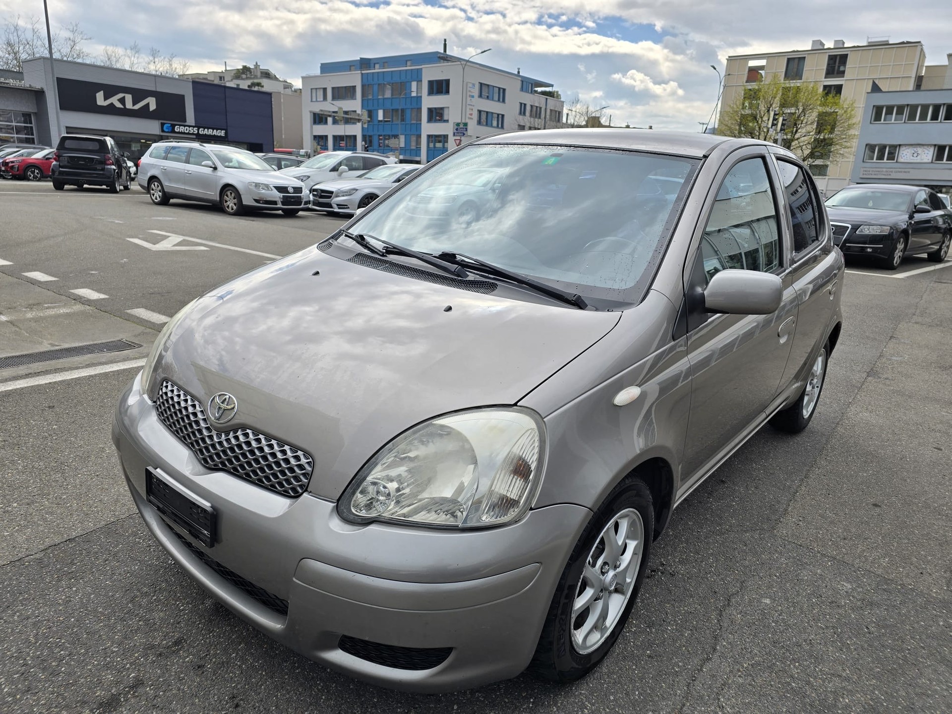 TOYOTA Yaris 1.3 Linea Sol-image-0