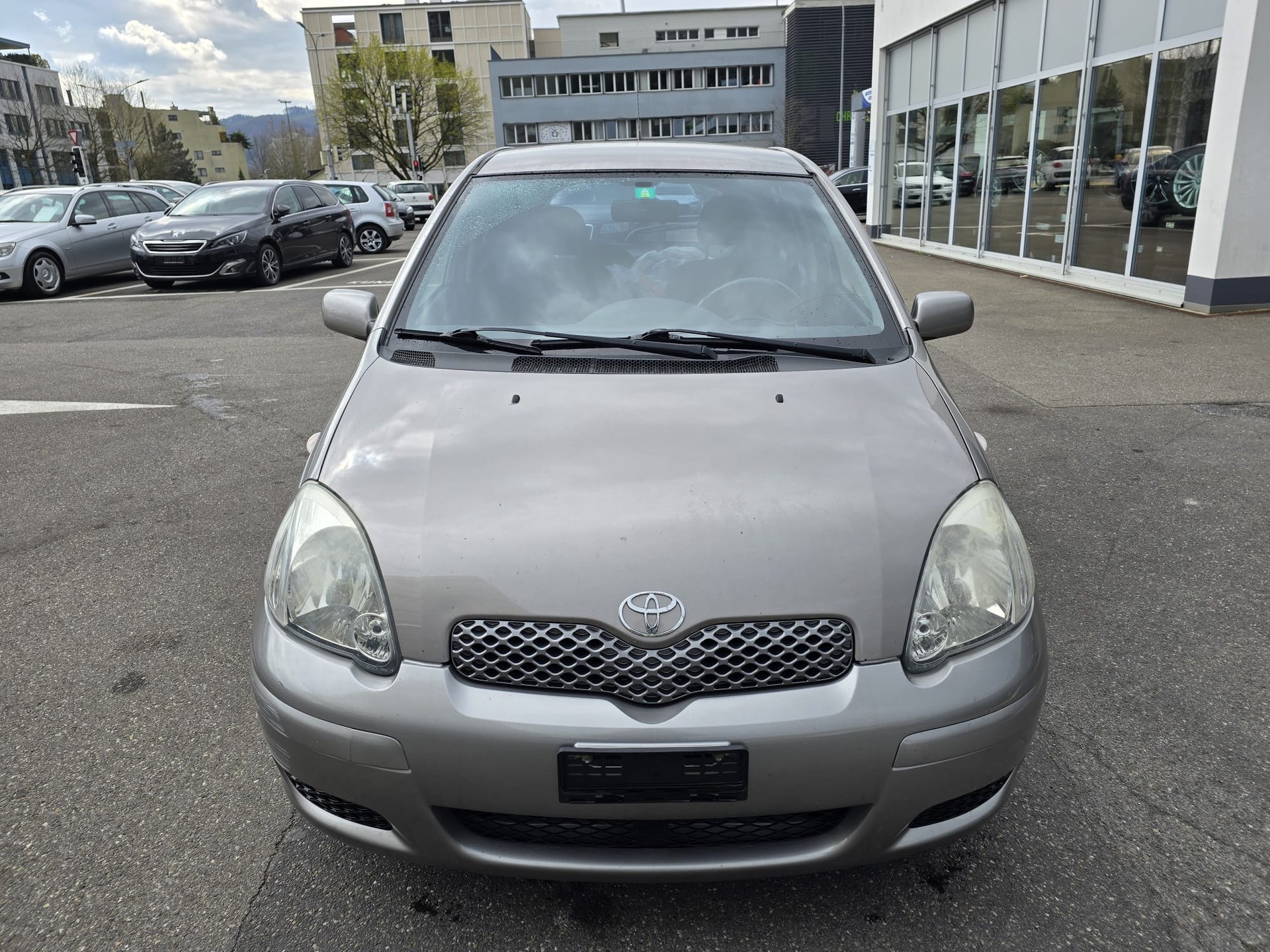 TOYOTA Yaris 1.3 Linea Sol-image-1