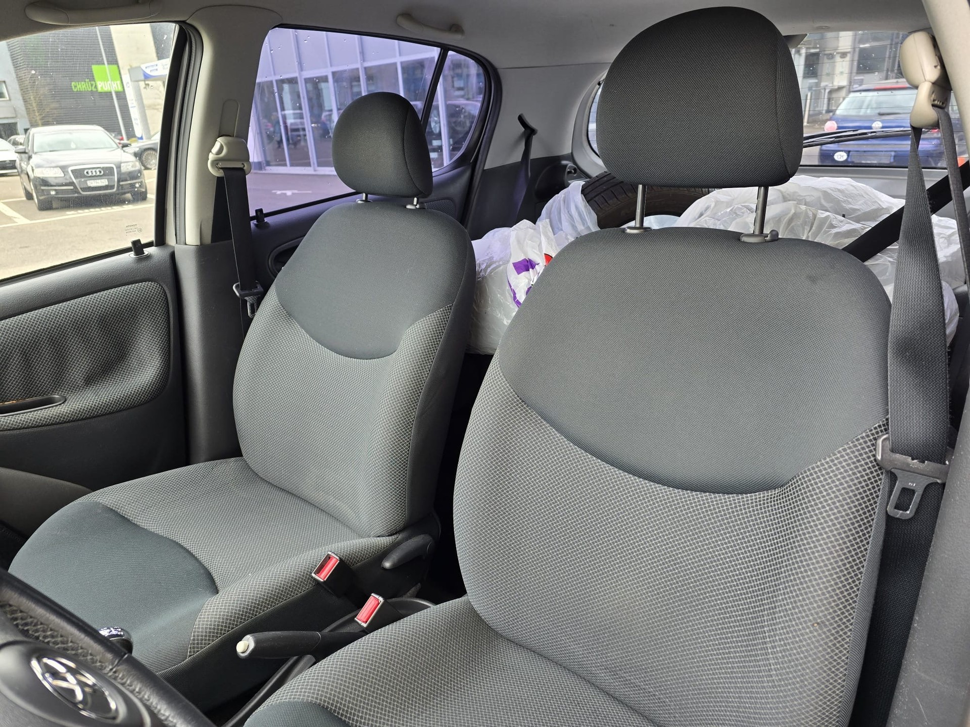 TOYOTA Yaris 1.3 Linea Sol-image-14