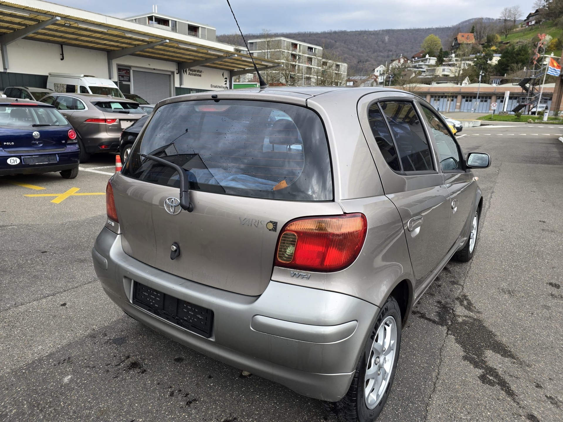 TOYOTA Yaris 1.3 Linea Sol-image-3