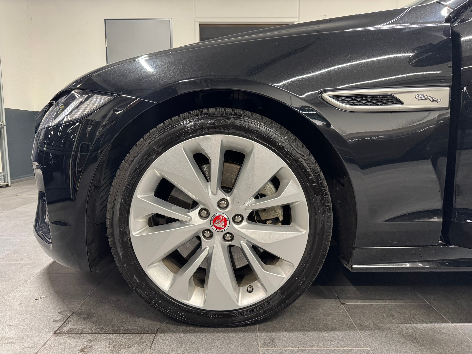JAGUAR XF P250 5 Jahre Werksgarantie ab 1. Inv.-image-10