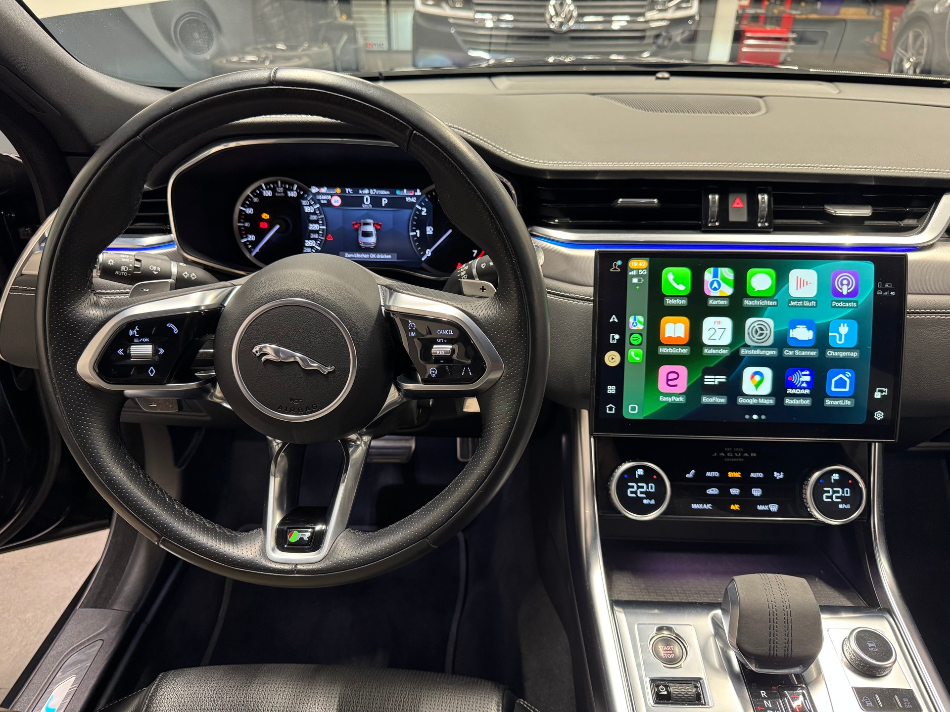 JAGUAR XF P250 5 Jahre Werksgarantie ab 1. Inv.-image-14