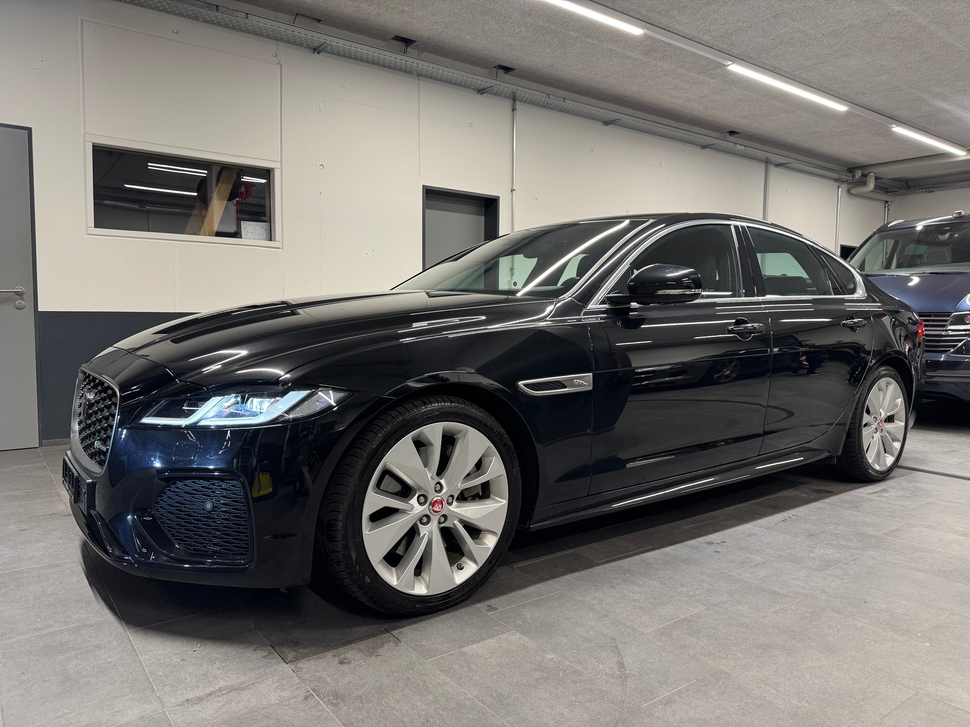 JAGUAR XF P250 5 Jahre Werksgarantie ab 1. Inv.-image-5