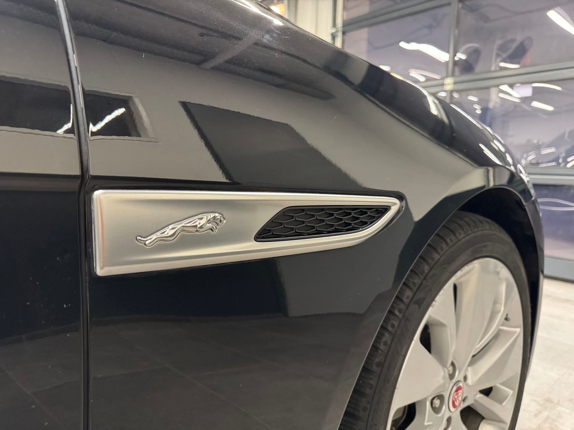JAGUAR XF P250 5 Jahre Werksgarantie ab 1. Inv.-image-18