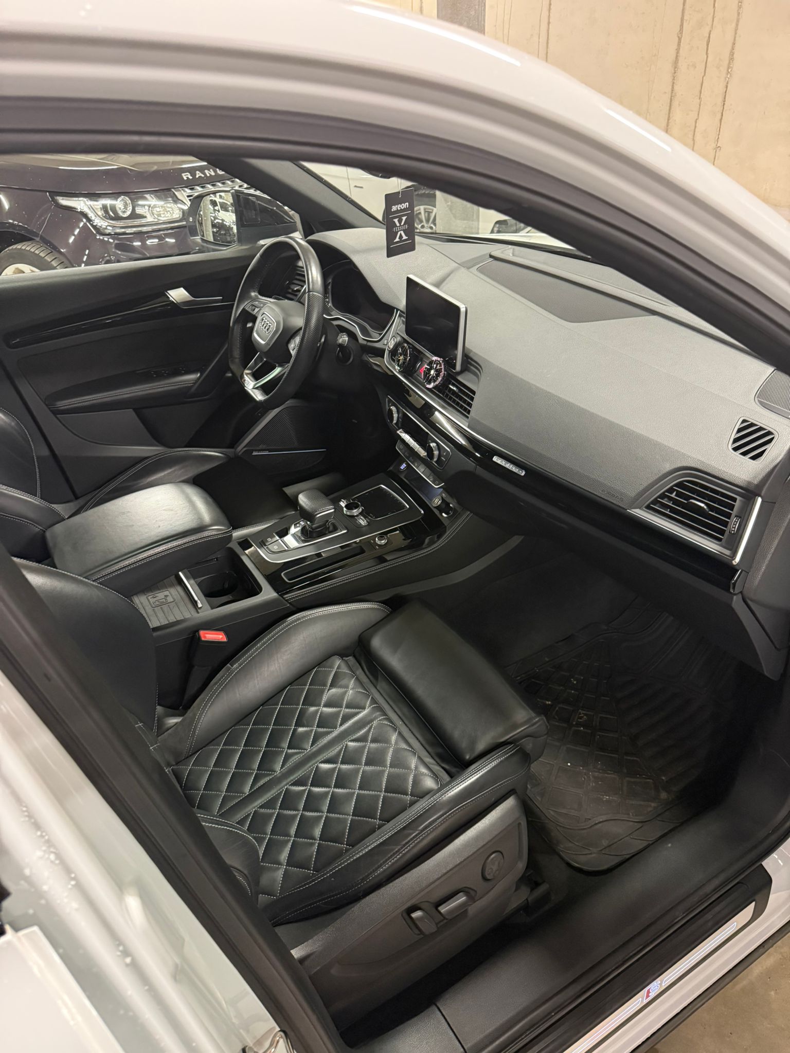 AUDI Q5 45 TFSI design quattro S-tronic-image-11