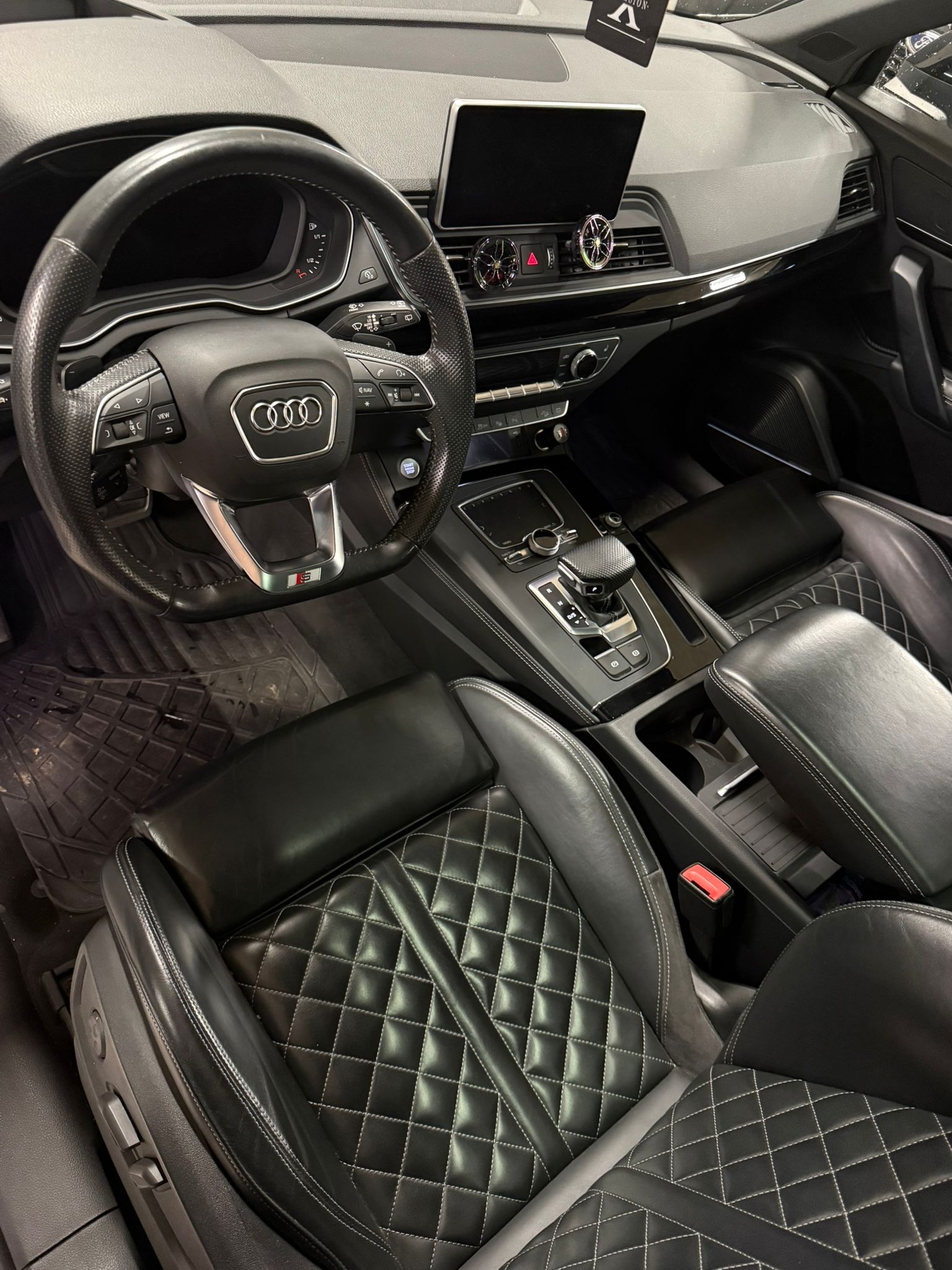 AUDI Q5 45 TFSI design quattro S-tronic-image-10