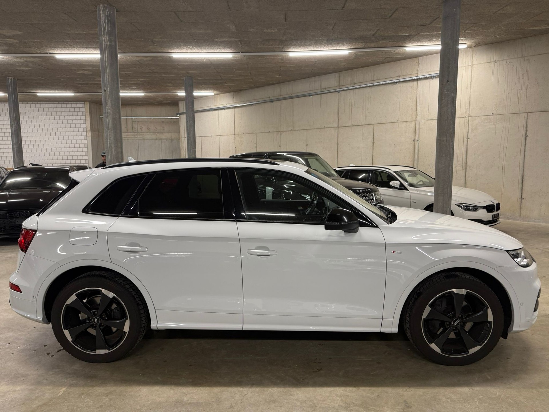 AUDI Q5 45 TFSI design quattro S-tronic-image-5